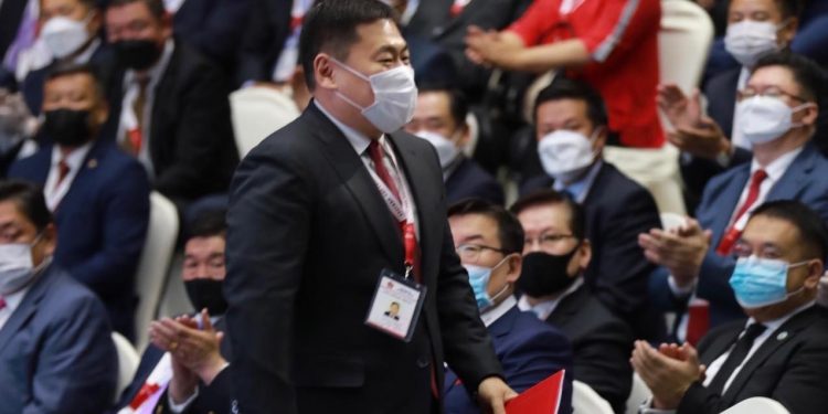 Л.ОЮУН-ЭРДЭНИЙН ‘АРЫГ’ ХЭН ДААХ ЮМ БЭ…