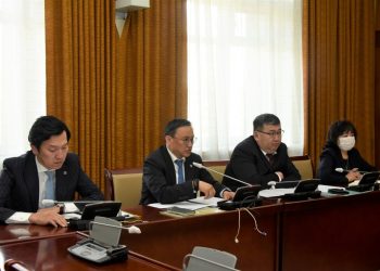 Цусны донорын тухай болон Эрхтэн, эд, эс шилжүүлэн суулгах эмчилгээний тухай хуулийн төслийн талаарх хэлэлцүүлэг боллоо