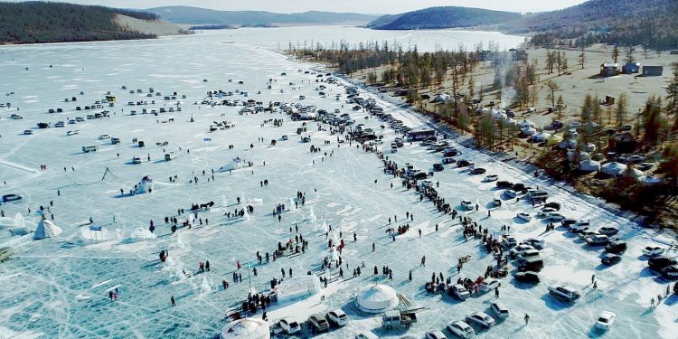 Хөх сувд  мөсний баярт оролцох уран бүтээлчид