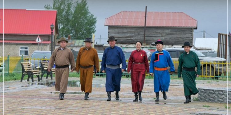 Зүүн бүсийг хөгжүүлэх төлөвлөгөө нь бэлэн учраас Ерөнхий сайдаа багаар нь дэмжихээ илэрхийллээ