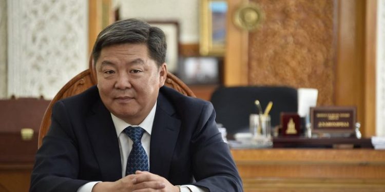 Д.Хаянхярвааг суллаж, ‘Эрдэнэс Монгол’ ХХК-ийн захирлаас түдгэлзүүлэх шийдвэр гарчээ